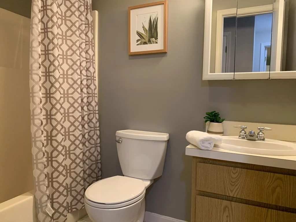2 bed, 1 bath apartment for rent at 45 Kennedy Dr Unit 45, North Chelmsford — photo 9 of 11