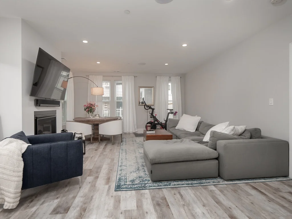 1 bed, 1 bath apartment for rent at 45 L St Unit 16, South Boston — photo 2 of 27