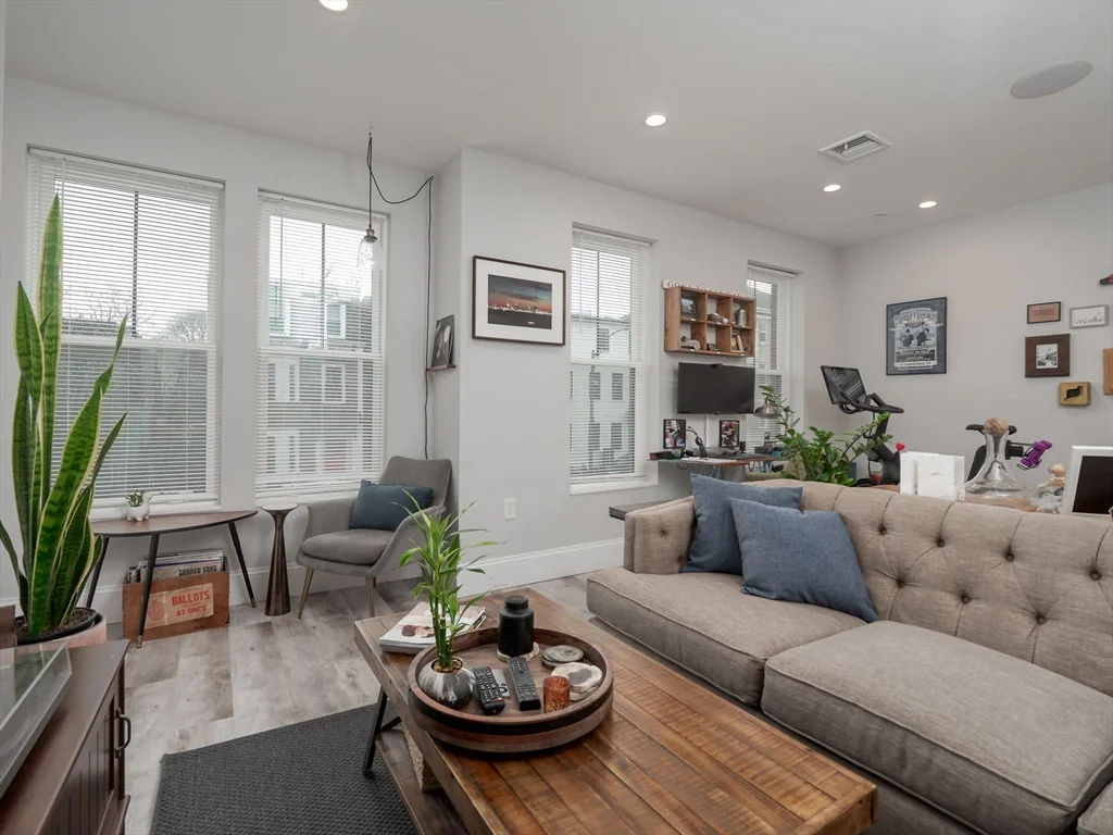 1 bed, 1 bath apartment for rent at 45 L St Unit 2, South Boston — photo 4 of 31