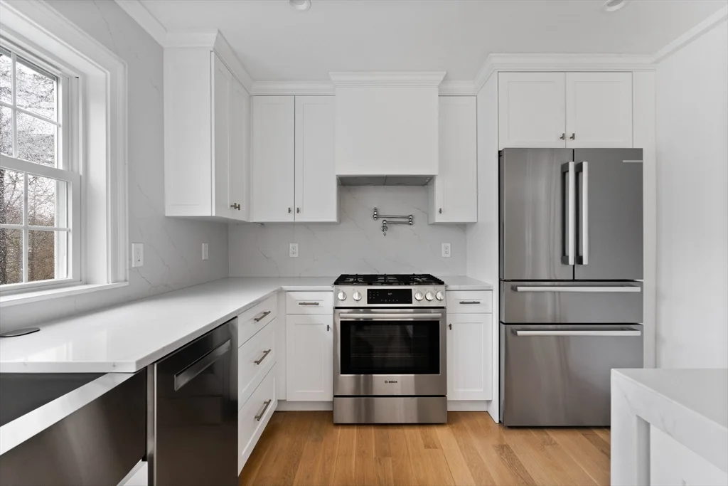3 bed, 3 bath apartment for rent at 45 Lakeview Ave Unit 45, Lynnfield — photo 10 of 26