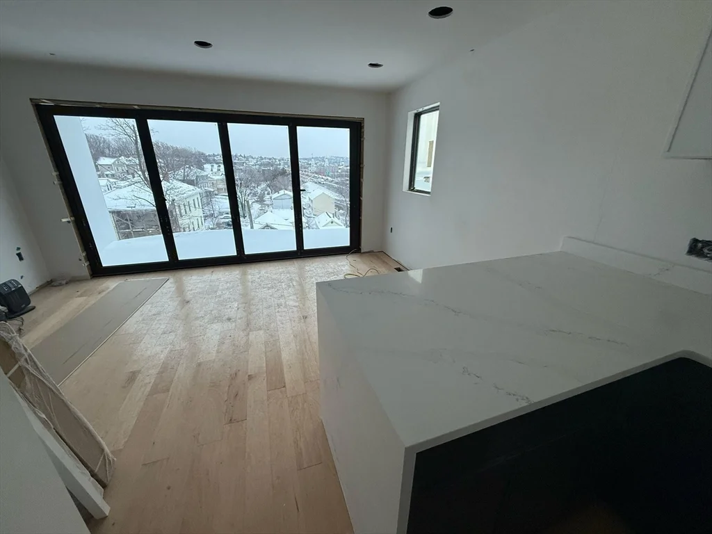 5 bed, 2 bath apartment for rent at 45 Laurel St Unit 45, Worcester — photo 8 of 14