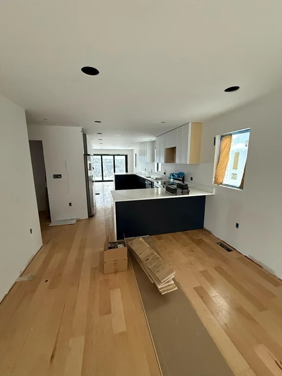 5 bed, 2 bath apartment for rent at 45 Laurel St Unit 45, Worcester — photo 11 of 14
