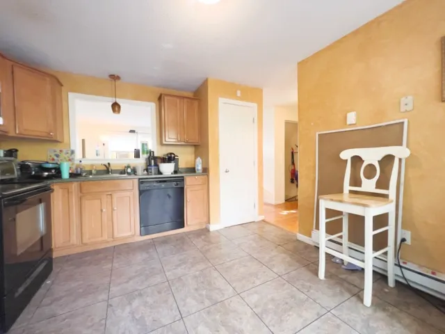 4 bed, 2 bath apartment for rent at 45 Lawn St, Mission Hill