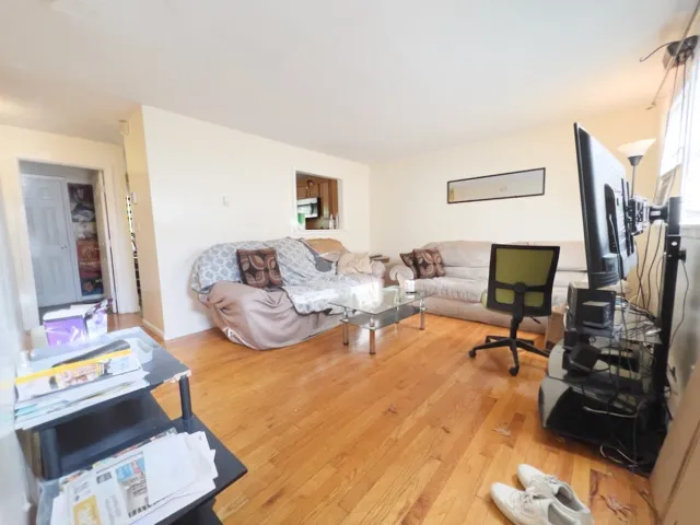 4 bed, 2 bath apartment for rent at 45 Lawn St, Mission Hill — photo 3 of 26