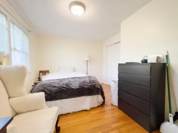 4 bed, 2 bath apartment for rent at 45 Lawn St Unit PE, Mission Hill — photo 8 of 26