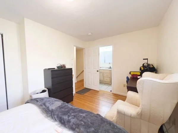 4 bed, 2 bath apartment for rent at 45 Lawn St Unit PE, Mission Hill — photo 10 of 26