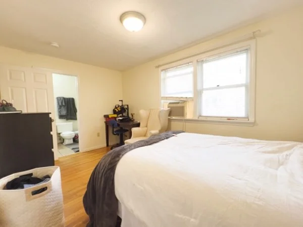 4 bed, 2 bath apartment for rent at 45 Lawn St Unit PE, Mission Hill — photo 9 of 26