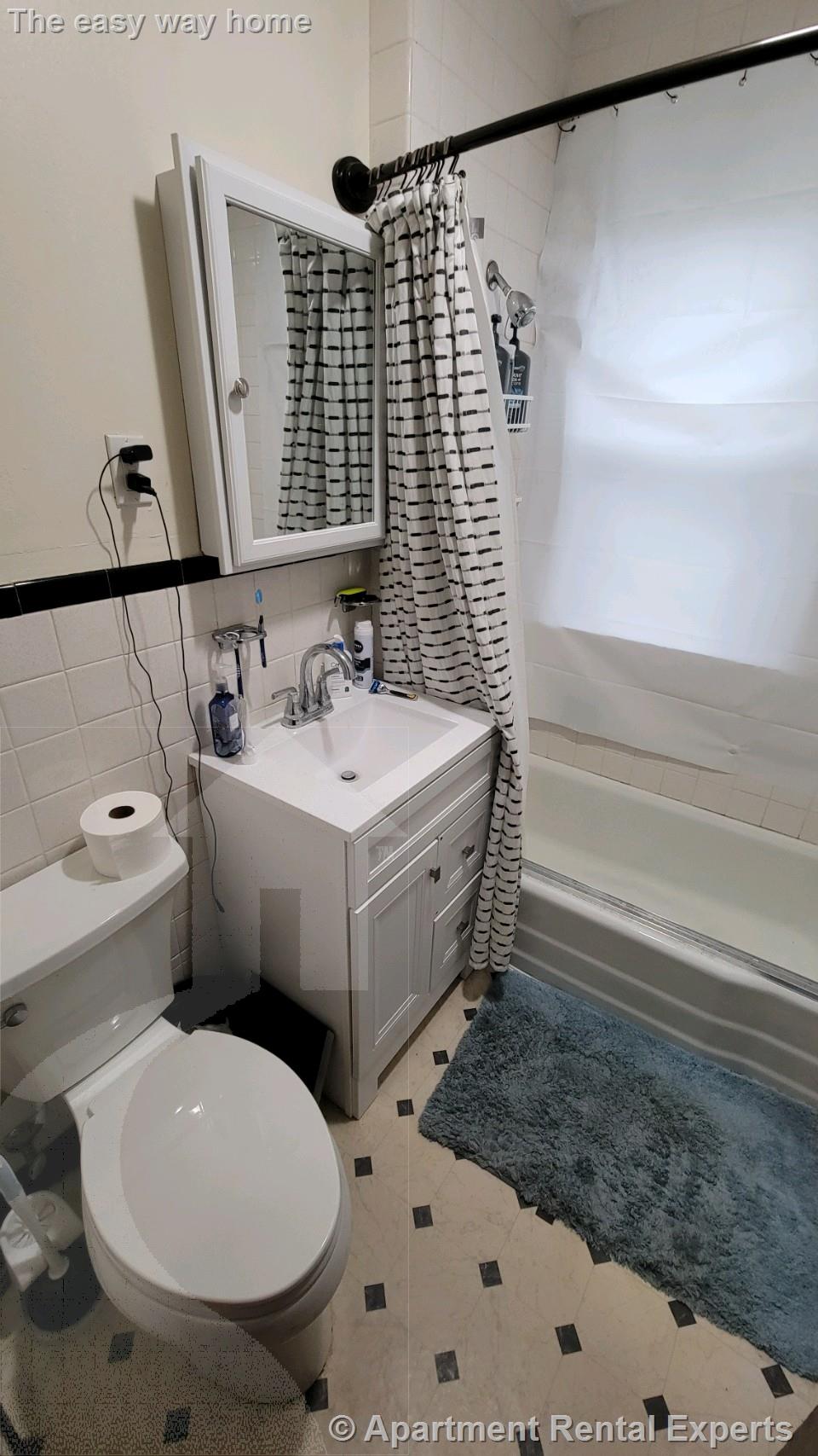3 bed, 1 bath apartment for rent at 45 Locke St Unit 2, Davis Square — photo 5 of 17