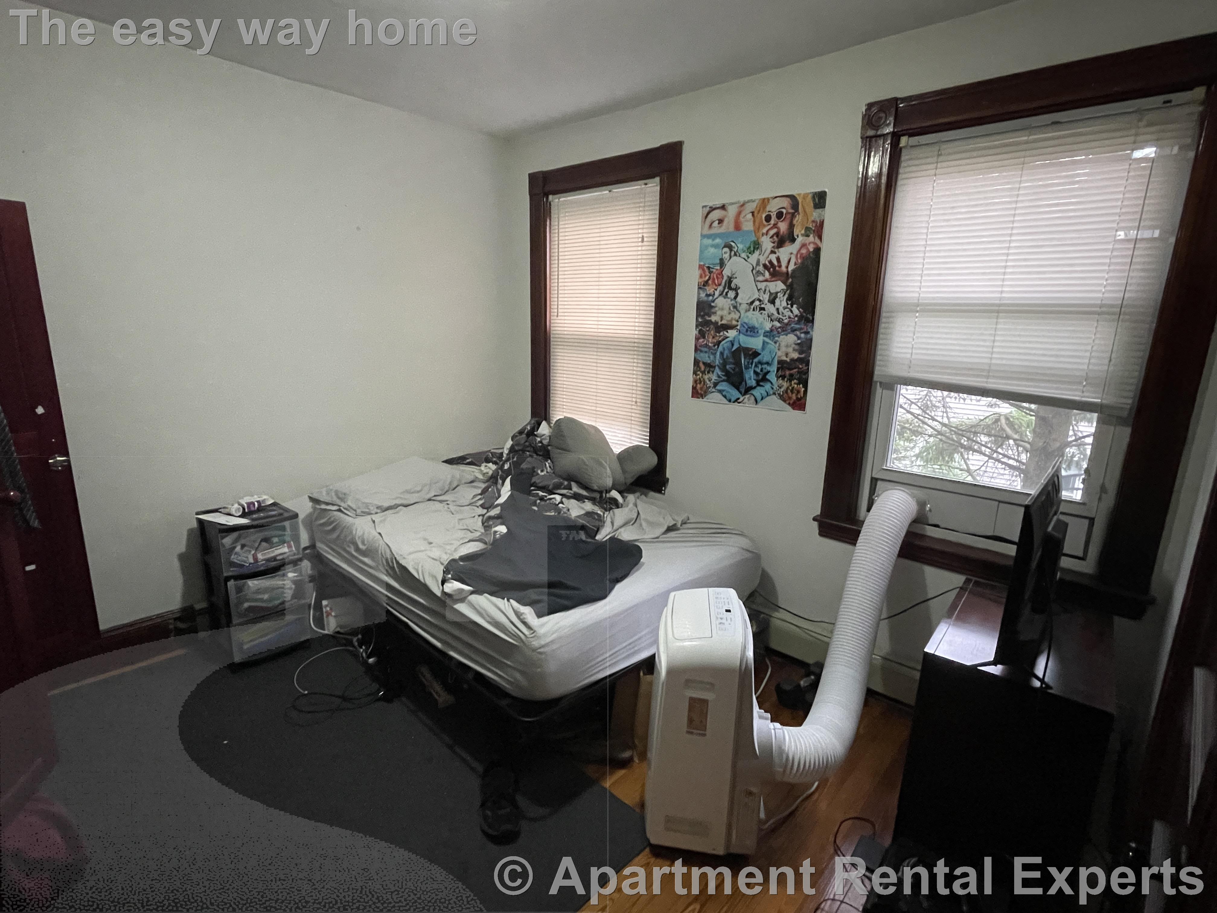 3 bed, 1 bath apartment for rent at 45 Locke St Unit 2, Davis Square — photo 15 of 17