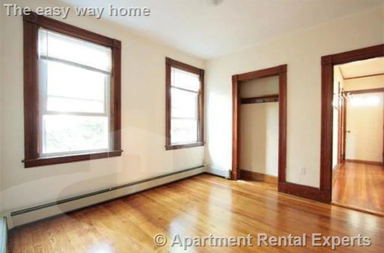 3 bed, 1 bath apartment for rent at 45 Locke St Unit 3, Davis Square — photo 4 of 9