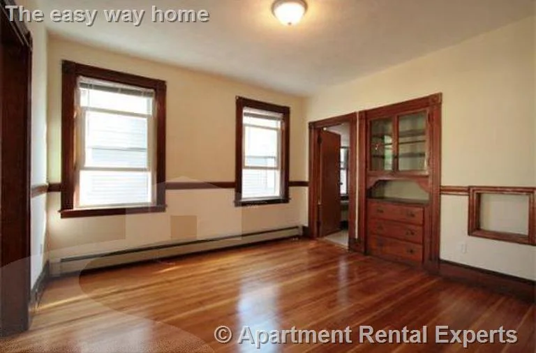 3 bed, 1 bath apartment for rent at 45 Locke St Unit 3, Davis Square — photo 5 of 9