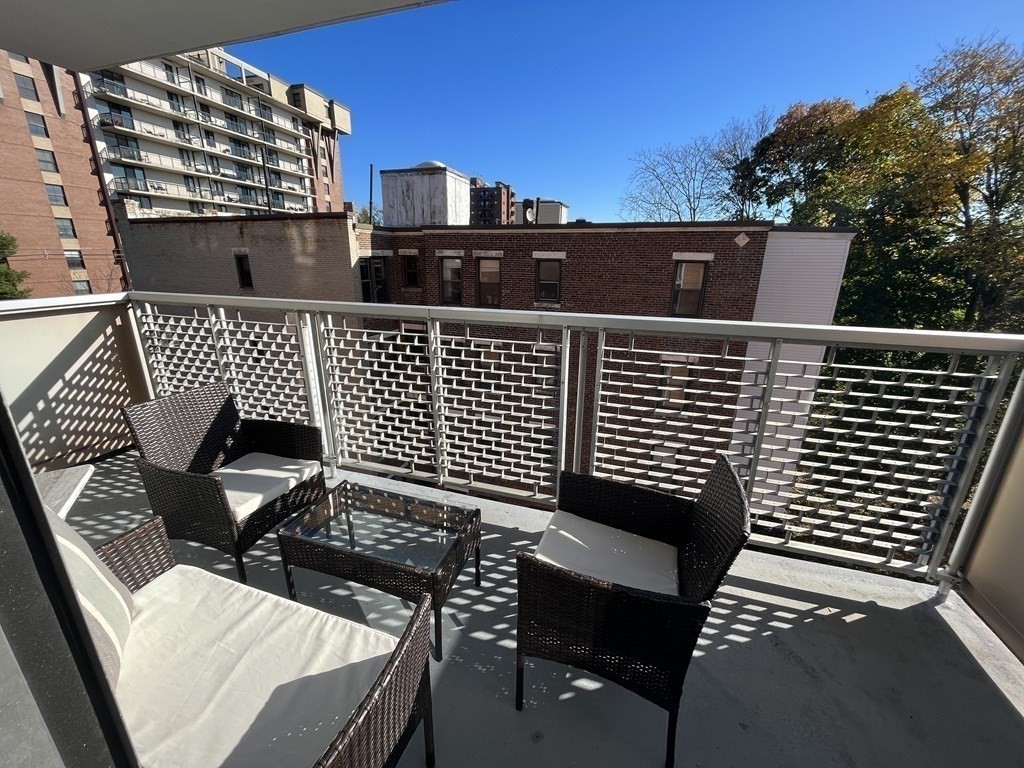 Studio bed, 1 bath apartment for rent at 45 Longwood Ave Unit 403, Coolidge Corner — photo 7 of 11