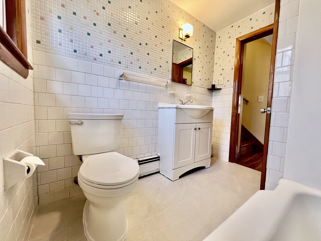 3 bed, 1 bath apartment for rent at 45 Maiden Ln, Wayland — photo 15 of 25