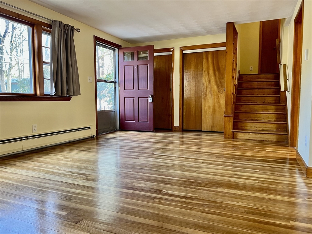 3 bed, 1 bath apartment for rent at 45 Maiden Ln, Wayland — photo 5 of 25