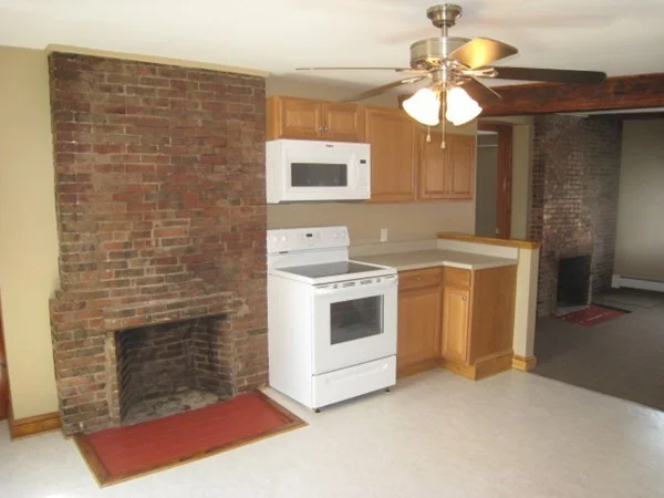 2 bed, 1 bath apartment for rent at 45 Main St Unit 2, Gloucester — photo 1 of 11