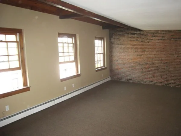 2 bed, 1 bath apartment for rent at 45 Main St Unit 2, Gloucester — photo 5 of 11