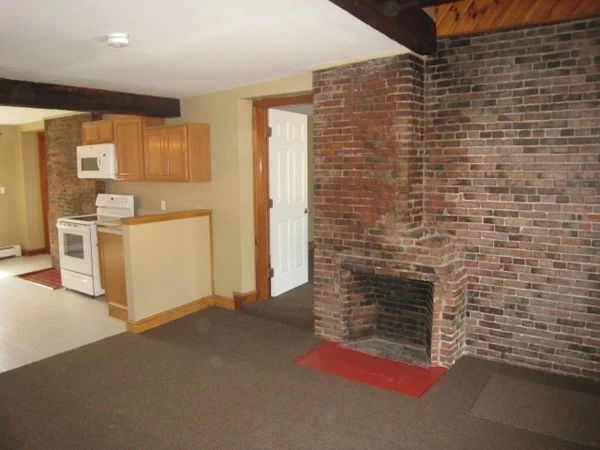 2 bed, 1 bath apartment for rent at 45 Main St Unit 2, Gloucester — photo 4 of 11