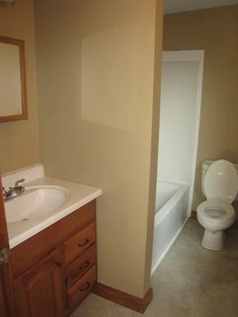 2 bed, 1 bath apartment for rent at 45 Main St Unit 2, Gloucester — photo 6 of 11