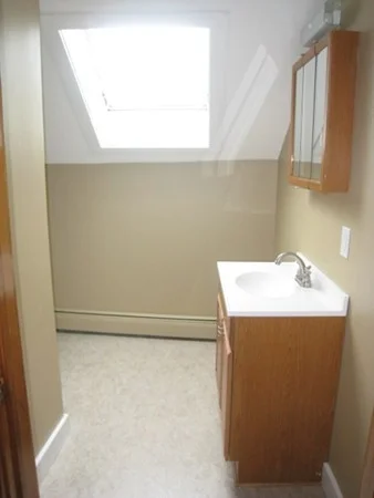 1 bed, 1 bath apartment for rent at 45 Main St Unit 3, Gloucester — photo 6 of 12