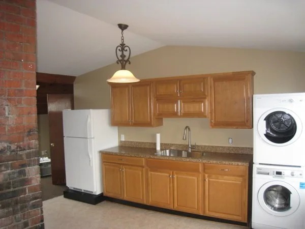 1 bed, 1 bath apartment for rent at 45 Main St Unit 3, Gloucester — photo 5 of 12
