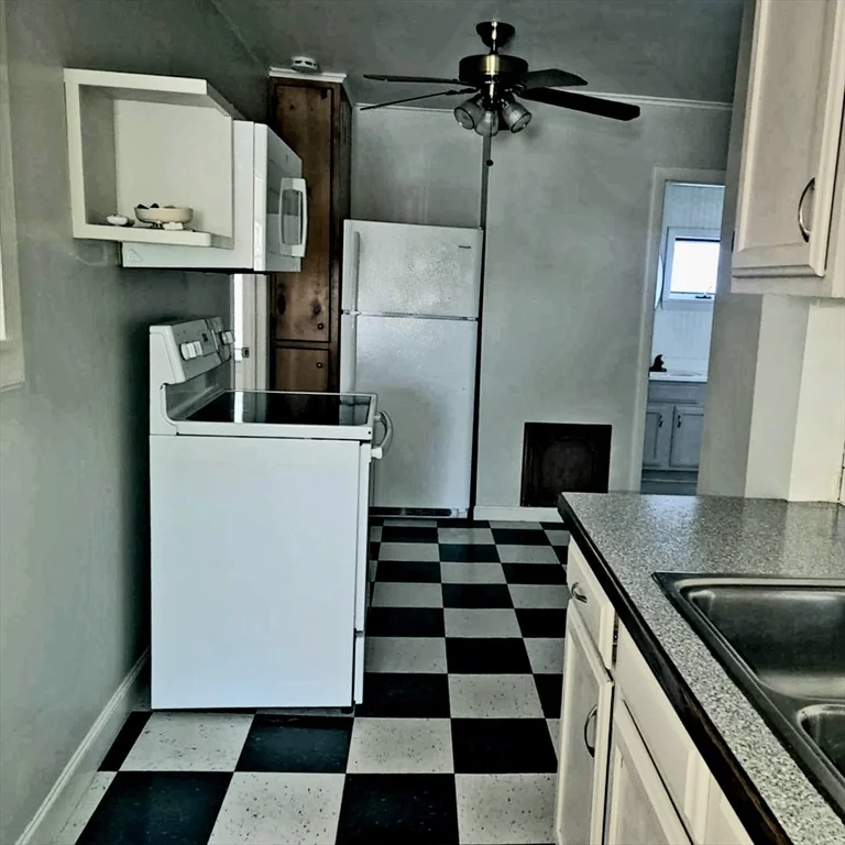 1 bed, 1 bath apartment for rent at 45 Main St Unit B, Charlton — photo 4 of 7