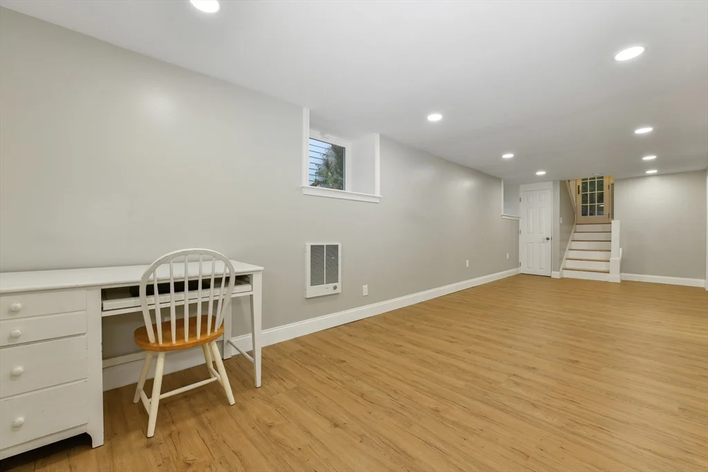 3 bed, 2 bath apartment for rent at 45 Margaret Rd, Newton Highlands — photo 20 of 24