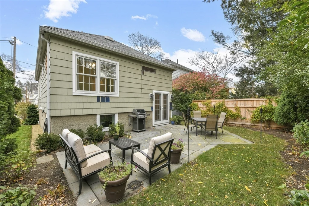 3 bed, 2 bath apartment for rent at 45 Margaret Rd, Newton Highlands — photo 22 of 24