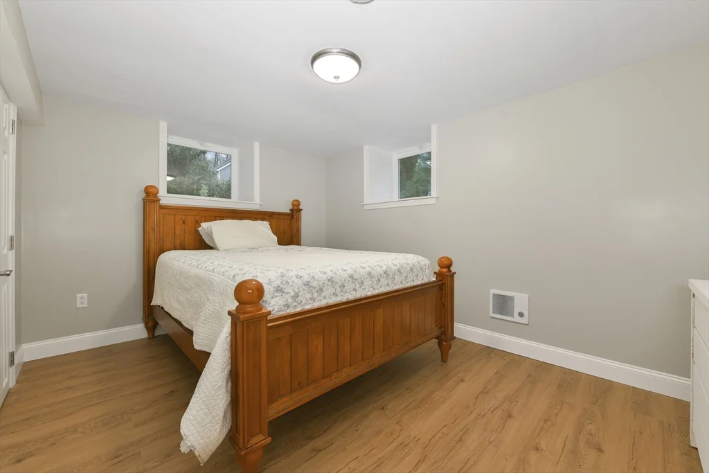 3 bed, 2 bath apartment for rent at 45 Margaret Rd, Newton Highlands — photo 18 of 24