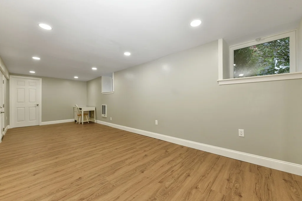 3 bed, 2 bath apartment for rent at 45 Margaret Rd, Newton Highlands — photo 21 of 24