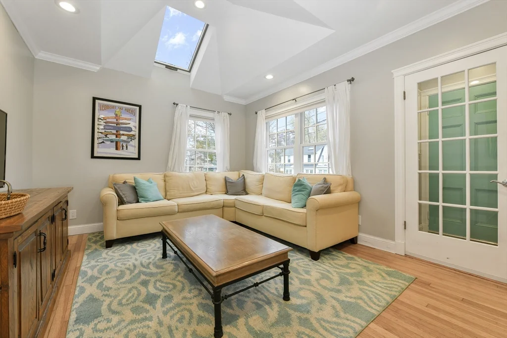 3 bed, 2 bath apartment for rent at 45 Margaret Rd, Newton Highlands — photo 2 of 24