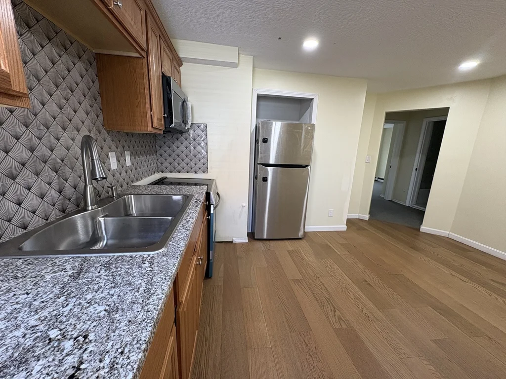 3 bed, 1 bath apartment for rent at 45 Mason Ave Unit 2, North Attleboro — photo 4 of 19