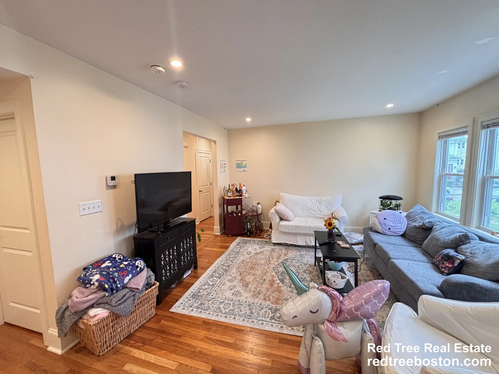 3 bed, 1 bath apartment for rent at 45 Matchett St Unit -, Brighton — photo 2 of 11
