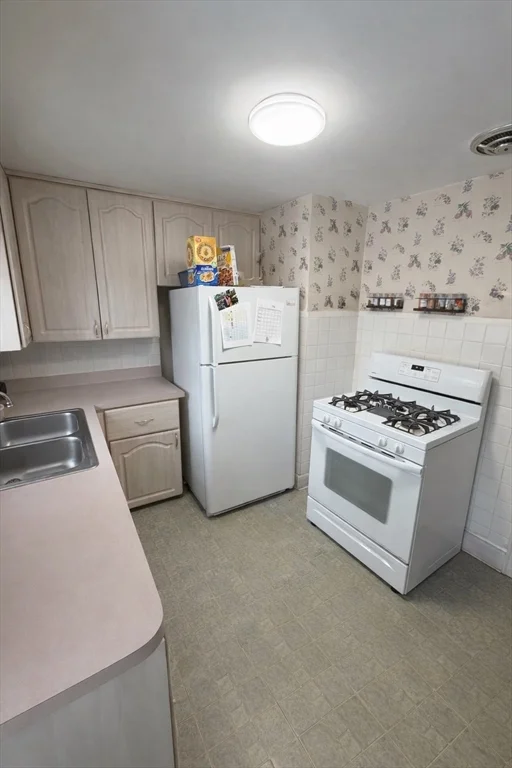 2 bed, 1 bath apartment for rent at 45 Mcphee Rd Unit 1, Framingham — photo 5 of 9