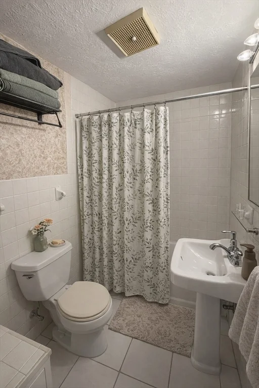 2 bed, 1 bath apartment for rent at 45 Mcphee Rd Unit 1, Framingham — photo 6 of 9