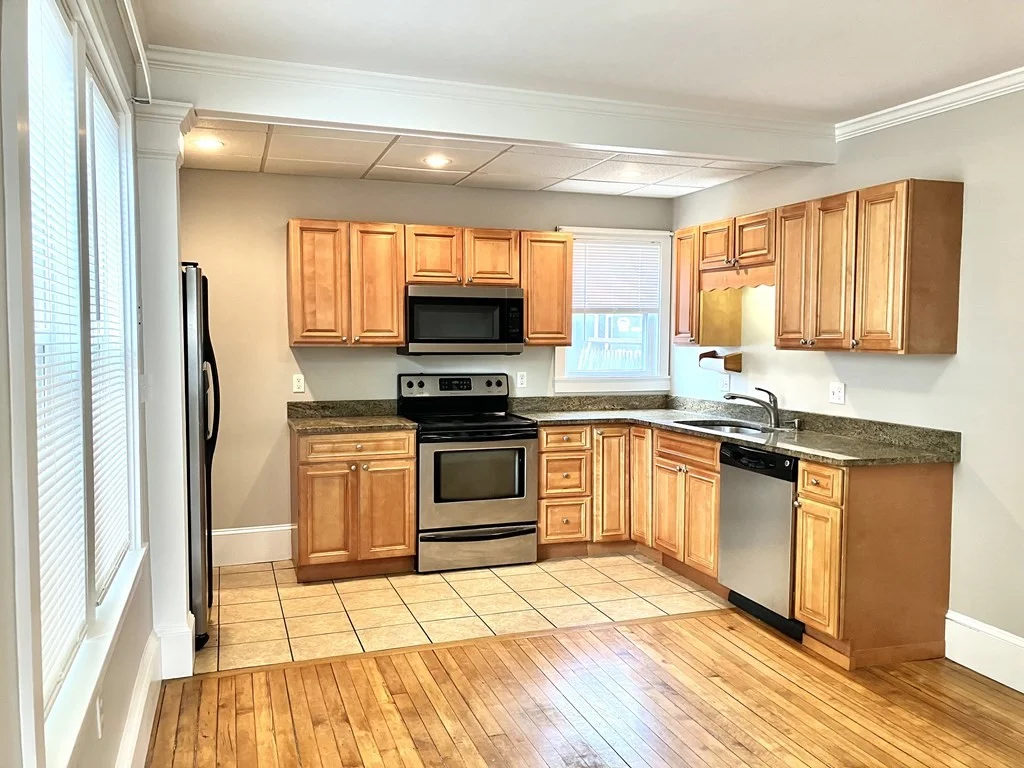 2 bed, 1 bath apartment for rent at 45 Ocean St Unit A, Lynn — photo 11 of 22