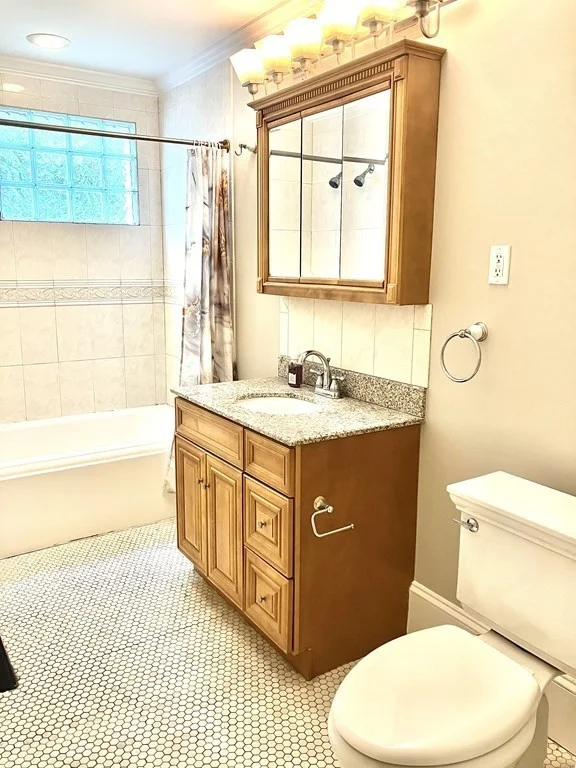 2 bed, 1 bath apartment for rent at 45 Ocean St Unit A, Lynn — photo 16 of 22