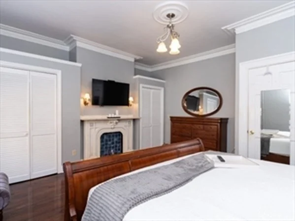 1 bed, 3 bath apartment for rent at 45 Old Harbor St Unit 1, South Boston