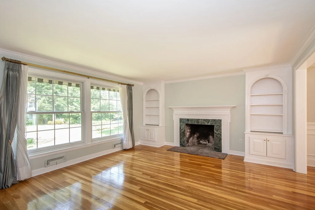 4 bed, 2 bath apartment for rent at 45 Old Pasture Rd, Cohasset — photo 15 of 34