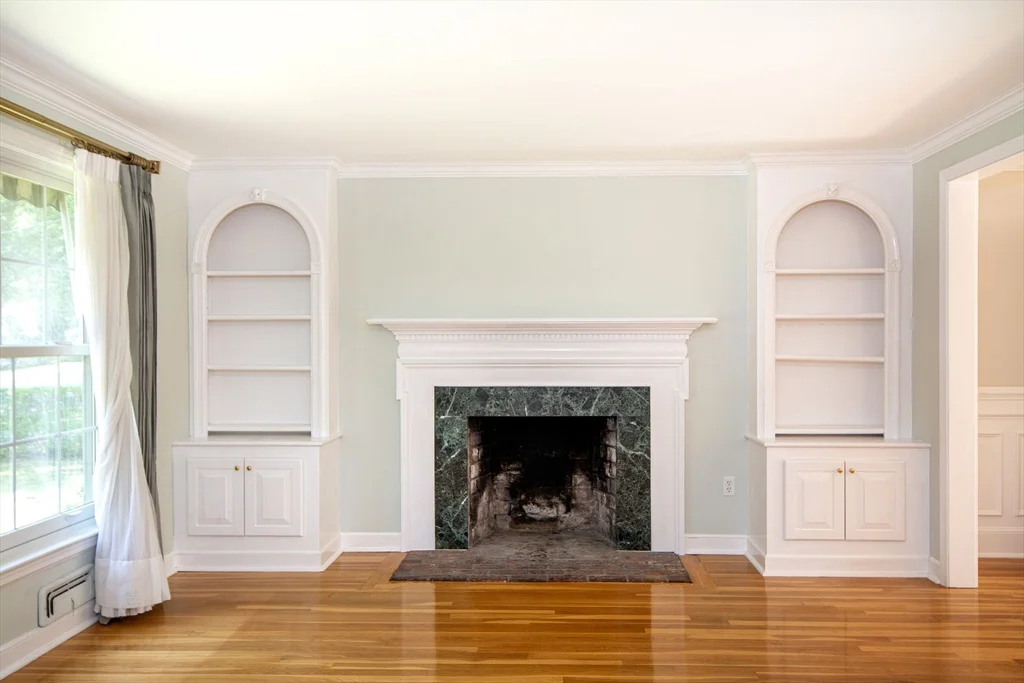 4 bed, 2 bath apartment for rent at 45 Old Pasture Rd, Cohasset — photo 9 of 34