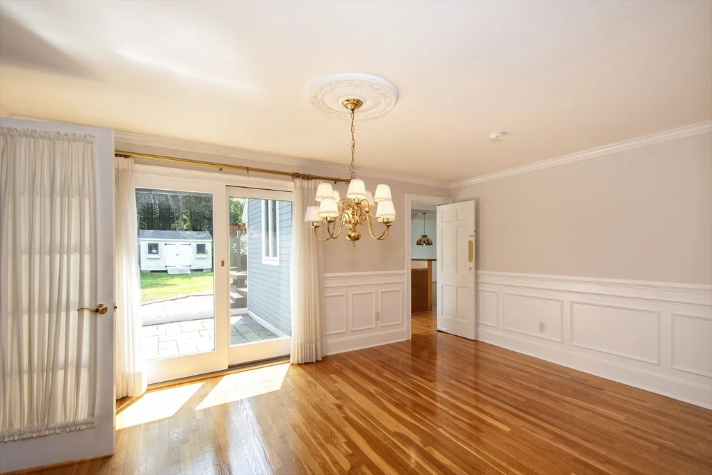 4 bed, 2 bath apartment for rent at 45 Old Pasture Rd, Cohasset — photo 17 of 34
