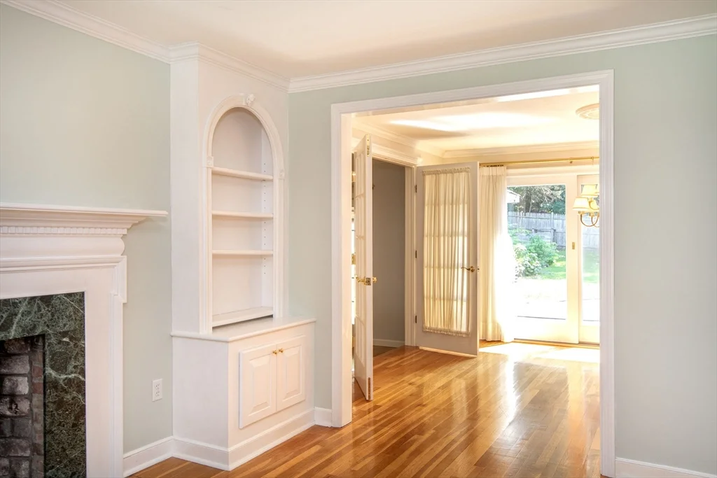 4 bed, 2 bath apartment for rent at 45 Old Pasture Rd, Cohasset — photo 11 of 34
