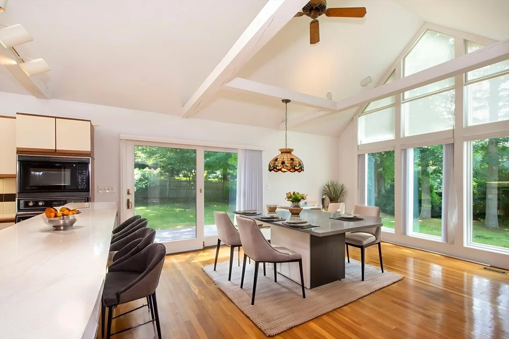 4 bed, 2 bath apartment for rent at 45 Old Pasture Rd, Cohasset — photo 23 of 34