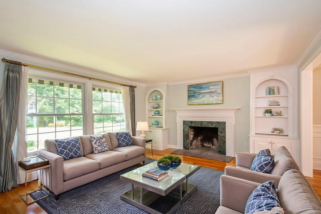 4 bed, 2 bath apartment for rent at 45 Old Pasture Rd, Cohasset — photo 16 of 34