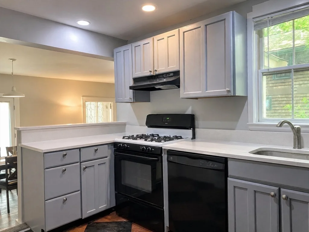 3 bed, 1 bath apartment for rent at 45 Orchard St Unit R, North Cambridge — photo 8 of 13