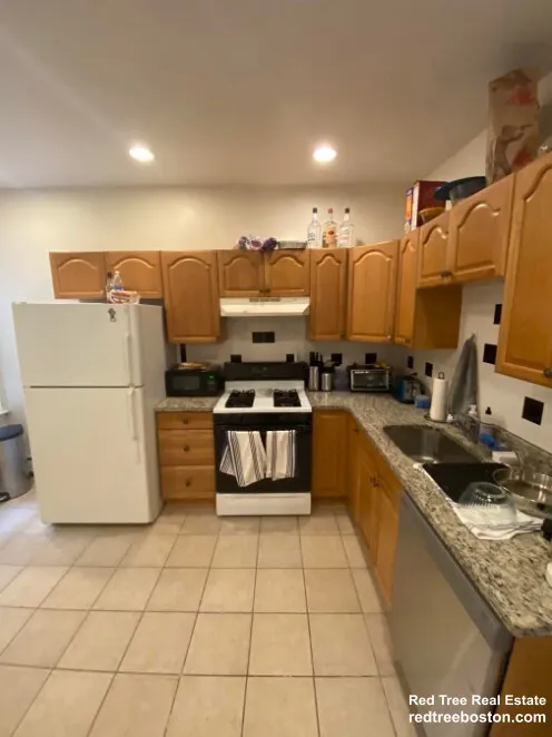 3 bed, 2 bath apartment for rent at 45 Orkney Rd Unit 1, Brighton