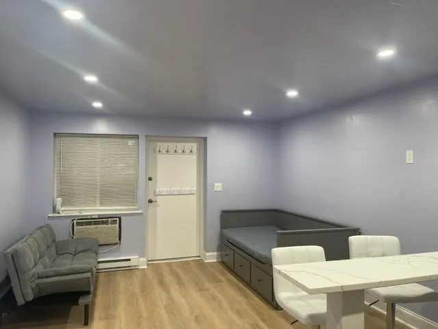 Studio bed, 1 bath apartment for rent at 45 Oval Rd Unit 6, Quincy — photo 2 of 9