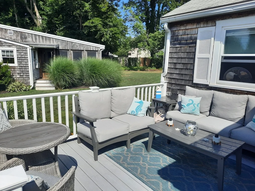 2 bed, 1 bath apartment for rent at 45 Park St Unit 45, Marshfield — photo 1 of 5