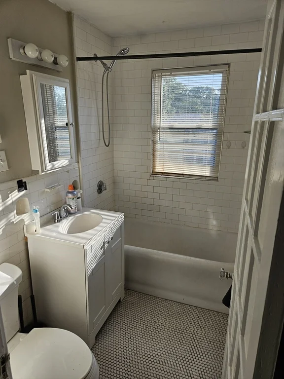 2 bed, 1 bath apartment for rent at 45 Peck St Unit 5, Attleboro — photo 5 of 5