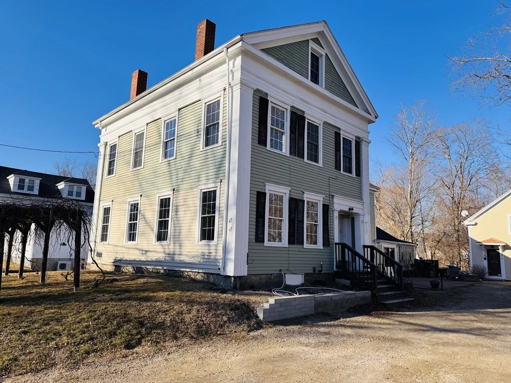 4 bed, 1 bath apartment for rent at 45 Peirce St Unit 1, Middleboro — photo 2 of 23