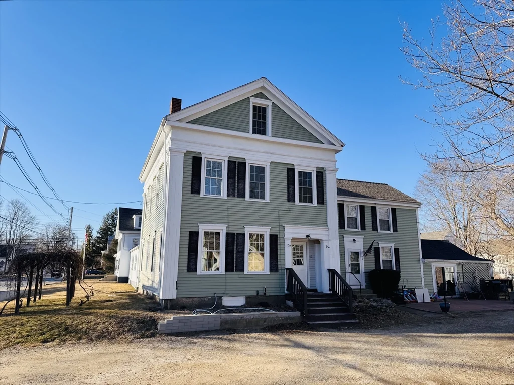 4 bed, 1 bath apartment for rent at 45 Peirce St Unit 1, Middleboro